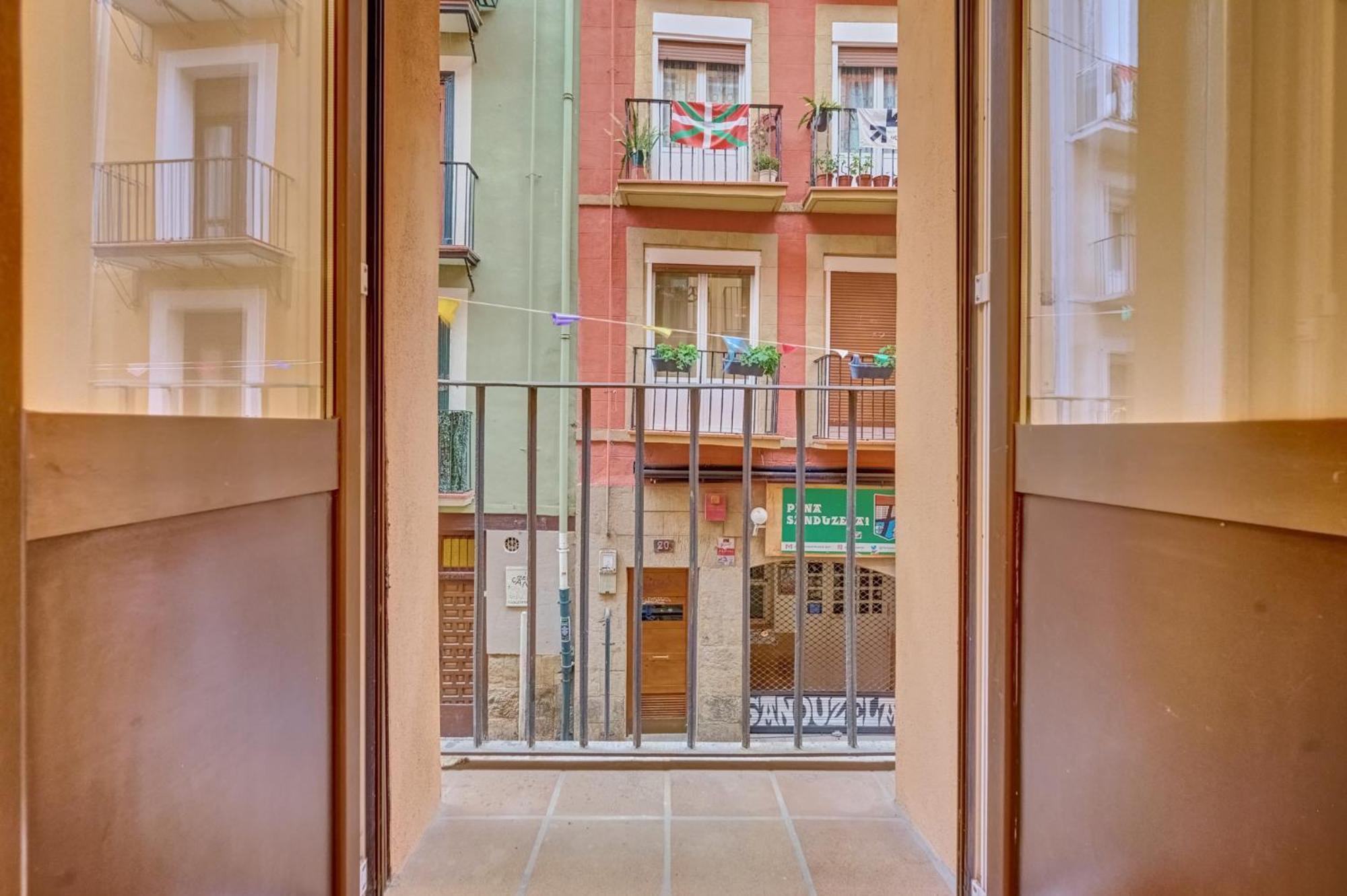 La Casa De Cuadros By Clabao Apartament *