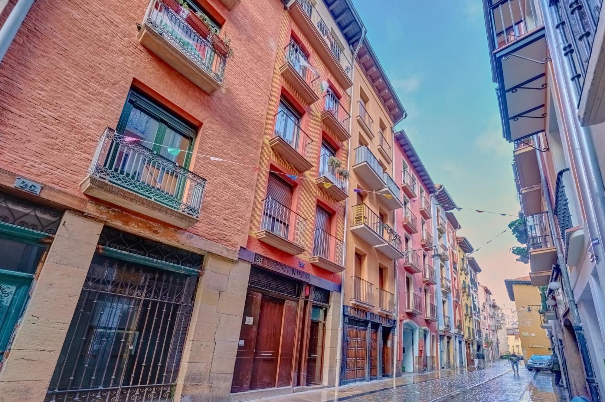 La Casa De Cuadros By Clabao Apartment *